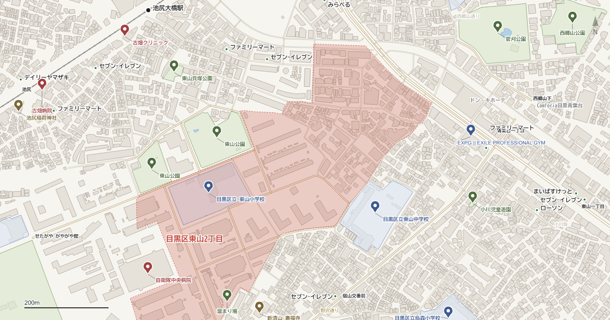 東山2丁目の位置を示す地図(近隣の公園・寺社・学校と、赤点線で囲んだ町の範囲)